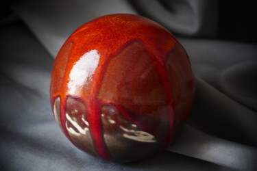 Sculpture intitulée "SPHERE Email rouge…" par L'Atelier De Nanou, Œuvre d'art originale, Céramique