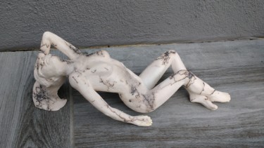Sculpture intitulée "Poseuse" par Frédérique Lacroix Damas, Œuvre d'art originale, Céramique