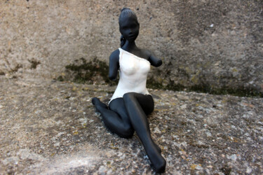 Sculpture intitulée "fille de Mélos blanc" par Lady Caviar, Œuvre d'art originale, Céramique