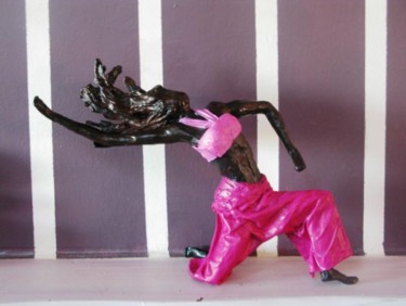 Sculpture intitulée "doudou danseuse" par Francoise Laffanour, Œuvre d'art originale