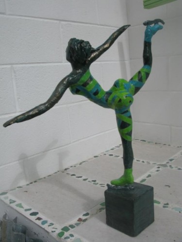 Sculpture intitulée "doudou patineuse" par Francoise Laffanour, Œuvre d'art originale