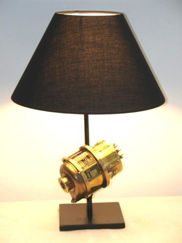 Design intitulée "Lampe moteur électr…" par Laurent Mascret, Œuvre d'art originale