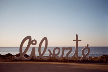 Fotografia intitulada "Liberte" por Lana Krainova, Obras de arte originais, Fotografia de filme