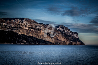 Photographie intitulée "CASSIS" par Shali Photographie, Œuvre d'art originale