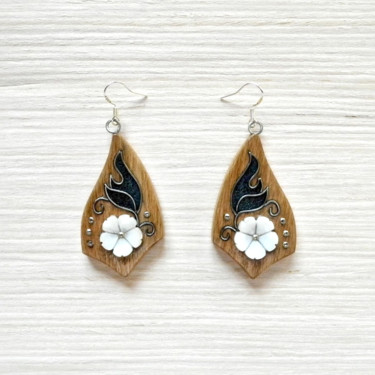 Design getiteld "Wooden earrings wit…" door Valerii Latyshev, Origineel Kunstwerk, Juwelen