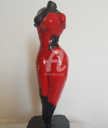 Sculpture titled "Rouge et noir" by Laurence Clerembaux, Original Artwork