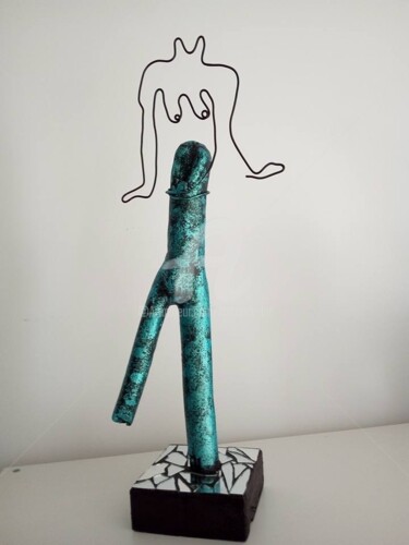 雕塑 标题为“UXOR” 由Laurence Lbn, 原创艺术品, 木