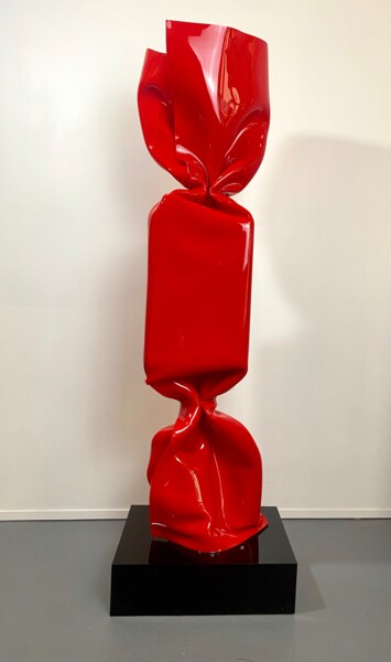Skulptur mit dem Titel "WRAPPING BONBON ROU…" von Laurence Jenk, Original-Kunstwerk, Kunststoff