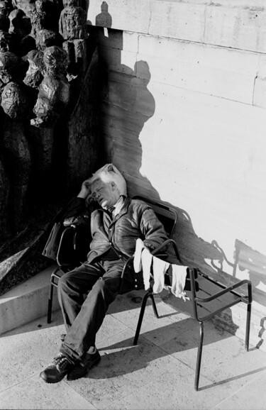 Photographie intitulée "Dormeur et chausset…" par Laurent Bénard, Œuvre d'art originale, Photographie argentique