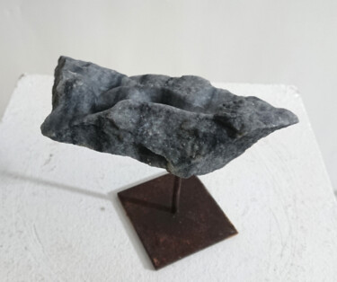Скульптура под названием "Petit nuage IV" - Laurent Boucheron, Подлинное произведение искусства, Камень