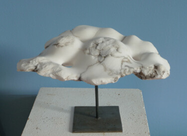 Скульптура под названием "Petit nuage VII" - Laurent Boucheron, Подлинное произведение искусства, Камень