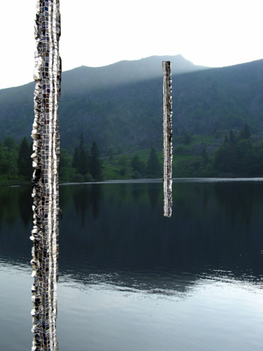Installation intitulée "Totem en lac" par Laurent Hunzinger, Œuvre d'art originale, Installation d'art