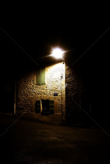 Photographie intitulée "Maison dans la nuit" par Laurent B75, Œuvre d'art originale