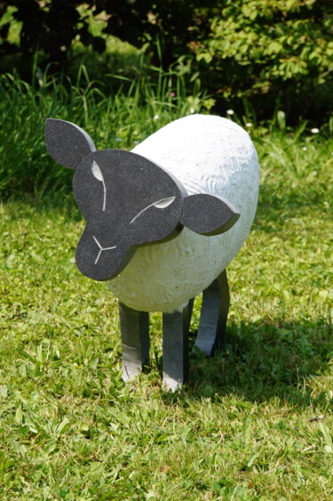 Escultura titulada "Le mouton" por Laurianne Anselmino, Obra de arte original, Piedra
