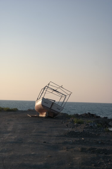 Photography titled "Boat on Land" by Lavinia, Original Artwork, Non Manipulated Photography