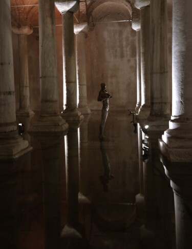 Fotografia intitolato "Dark Reflection" da Lavinia, Opera d'arte originale, Fotografia digitale