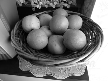 Photographie intitulée "Frutta nel Cestino" par Aurelio Nicolazzo, Œuvre d'art originale