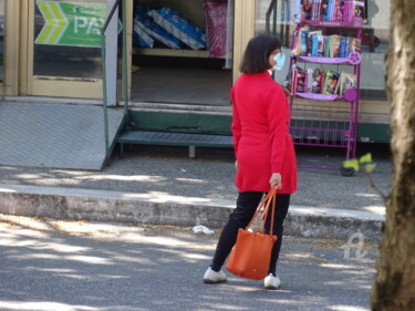 Photography titled "Woman in red with t…" by Aurelio Nicolazzo, Original Artwork, Digital Photography