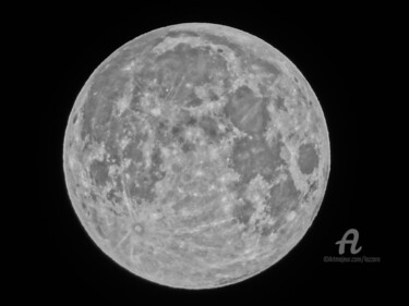 Fotografia intitulada "The full Moon" por Aurelio Nicolazzo, Obras de arte originais, Fotografia digital