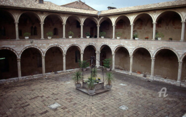 Photographie intitulée "Chiostro, Assisi" par Aurelio Nicolazzo, Œuvre d'art originale, Photographie numérique