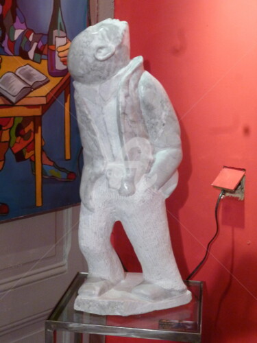 Skulptur mit dem Titel "CASSEE EN EXPOSITION" von Michel Cartier, Original-Kunstwerk, Stein