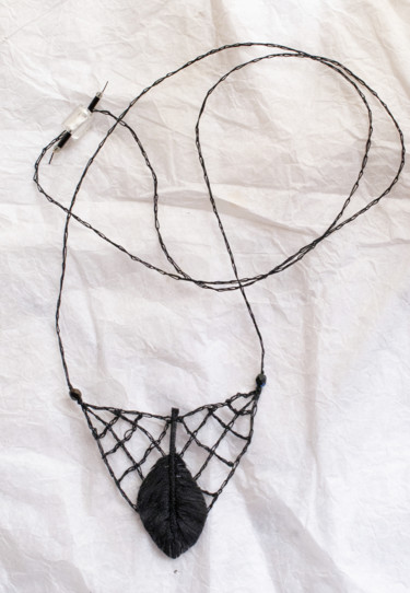 Textile Art με τίτλο "Collier chaînette p…" από Léa Coutureau, Αυθεντικά έργα τέχνης, Κέντημα