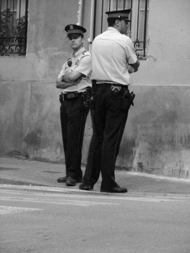 Photographie intitulée "Cops" par Lecarlito, Œuvre d'art originale