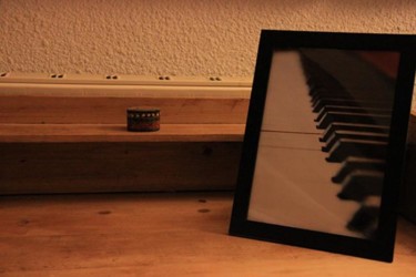 Photographie intitulée "piano bureau" par L'Écla, Œuvre d'art originale