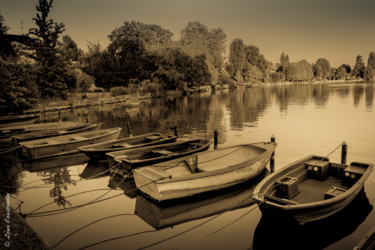 Photographie intitulée "Silence du lac" par Léna Constantin, Œuvre d'art originale