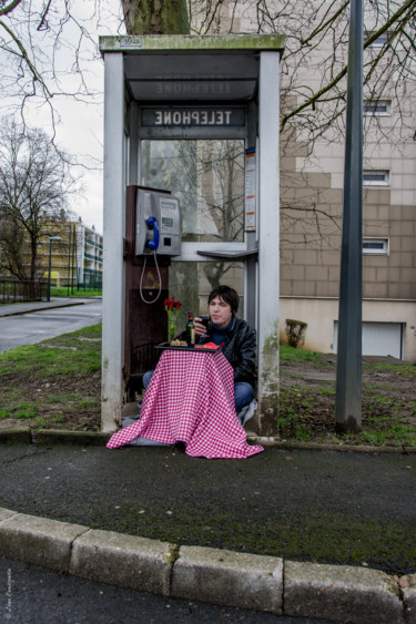 Photographie intitulée "Allô Resto" par Léna Constantin, Œuvre d'art originale