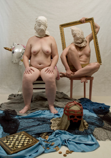 Fotografia intitolato "reugo;a/ figure col…" da Leni Smoragdova, Opera d'arte originale, fotografia a pellicola