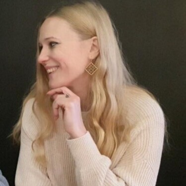 Leni Smoragdova Profile Picture Large