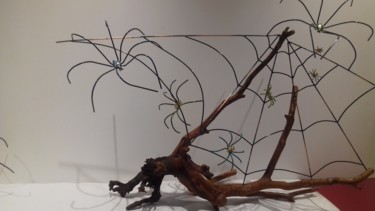 Sculpture intitulée "la famille araignée" par François Lenormand, Œuvre d'art originale, Bois
