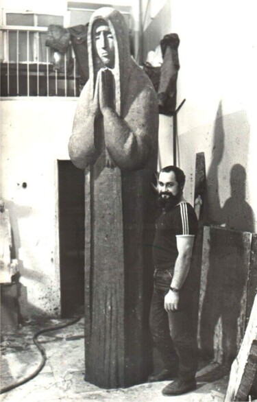 「monument aux victim…」というタイトルの彫刻 Leo Adam (Leonid Shatsylo)によって, オリジナルのアートワーク, ポリマークレイ