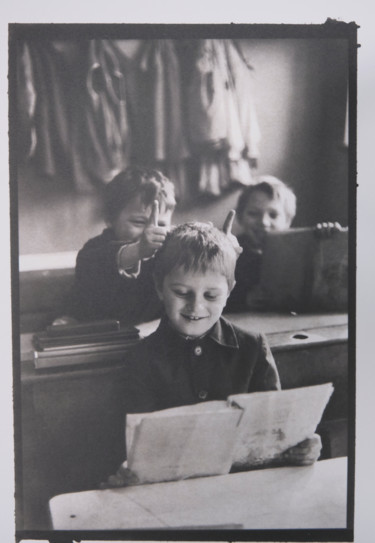Fotografia intitulada "Classroom - Platinu…" por Leonard Radu Chioveanu, Obras de arte originais, Fotografia de filme Montad…
