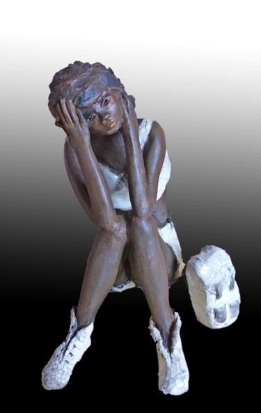 Sculpture titled "BOUDEUSE" by Léone Digraci, Original Artwork, Ceramics