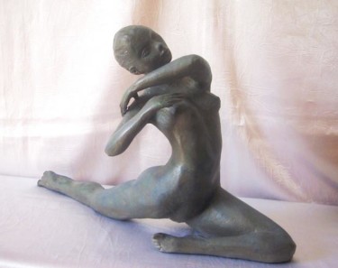 Sculpture titled "DANSEUSE ETOILE" by Léone Digraci, Original Artwork, Terra cotta