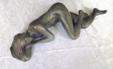 Скульптура под названием "NYX" - Léone Digraci, Подлинное произведение искусства, Терракота