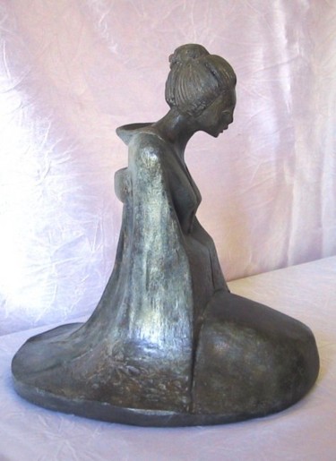雕塑 标题为“JADE GEISHA” 由Léone Digraci, 原创艺术品, 铸件
