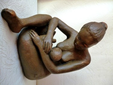 Skulptur mit dem Titel "PREMIERS ECHANGES" von Léone Digraci, Original-Kunstwerk, Keramik