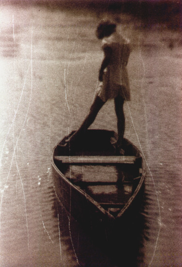 Фотография под названием "girl in a boat" - Leanid Kisialeu, Подлинное произведение искусства