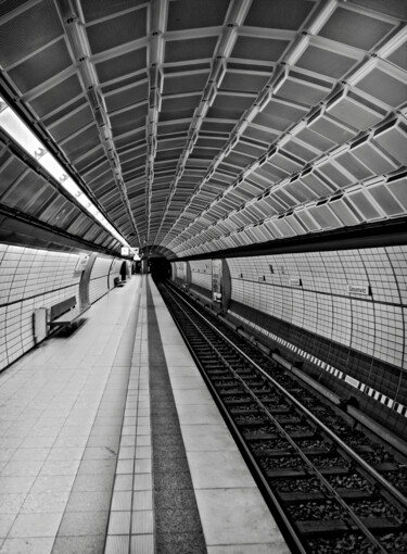摄影 标题为“Die U-Bahnstation (…” 由Leopold Brix, 原创艺术品, 数码摄影