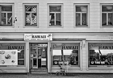 Photography titled "Pizzeria "Hawaii"" by Leopold Brix, Original Artwork, Digital Photography
