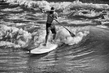 Fotografia intitulada "Der Donauwellensurf…" por Leopold Brix, Obras de arte originais, Fotografia digital