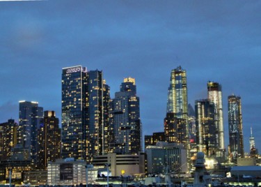 Photographie intitulée "City at Night" par Leo Tujak, Œuvre d'art originale, Photographie numérique