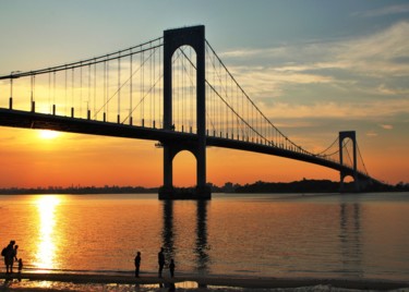 Фотография под названием "Sunset Under Bridge" - Leo Tujak, Подлинное произведение искусства, Цифровая фотография
