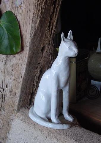 Sculpture intitulée "Chat blanc" par Maryvonne Lepinoy (MARLEN), Œuvre d'art originale