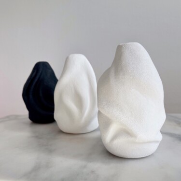 Sculpture intitulée "set "Wabi-Vases 1,…" par Lesia Danilina, Œuvre d'art originale, Argile