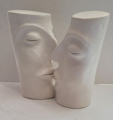 Sculpture intitulée "Le baiser" par Raymonde Koelblen/Pitoizel (PitRe), Œuvre d'art originale, Argile