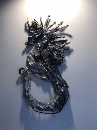 Escultura intitulada "Il cavalluccio mari…" por Licia Trobia, Obras de arte originais, Moldagem